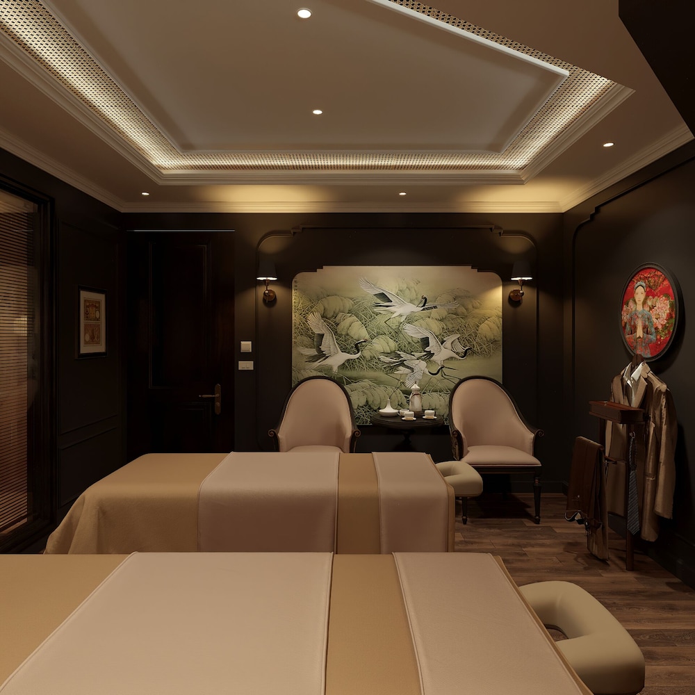 Aime'e Luxury Cruise