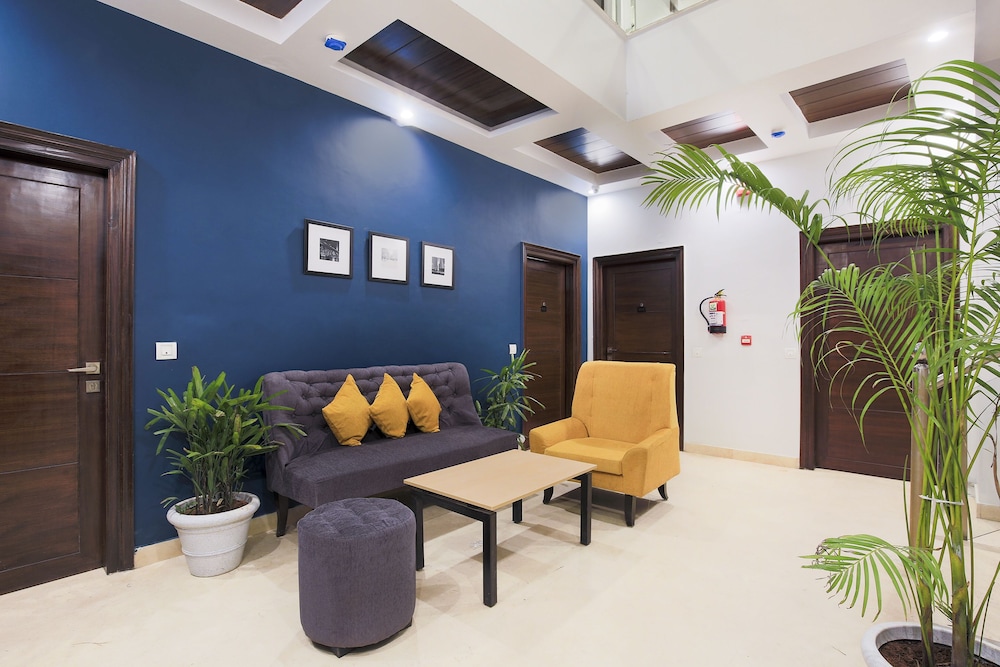 Lobby & Reception
