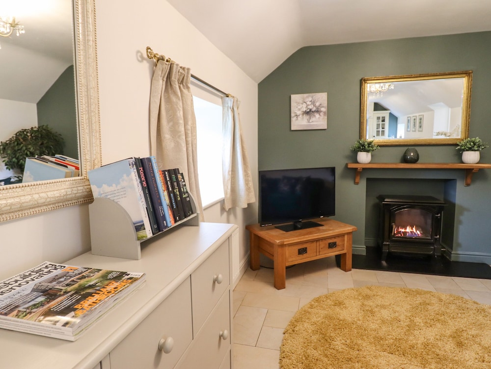 The Talkhouse Cottage