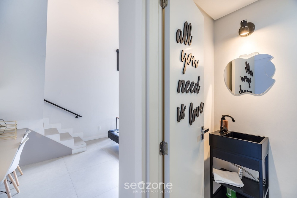 YHD - Condominium With Pool Near Ufsc Located in Carvoeira, This Condominium is an Excellent Choi