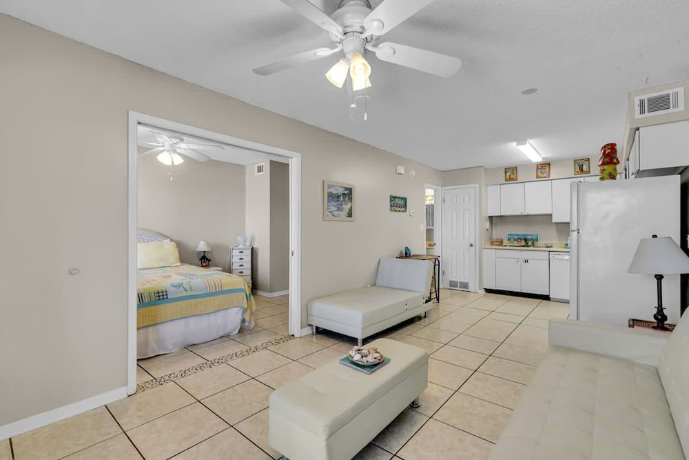 Breezy Getaway - The Affordable Beach Getaway