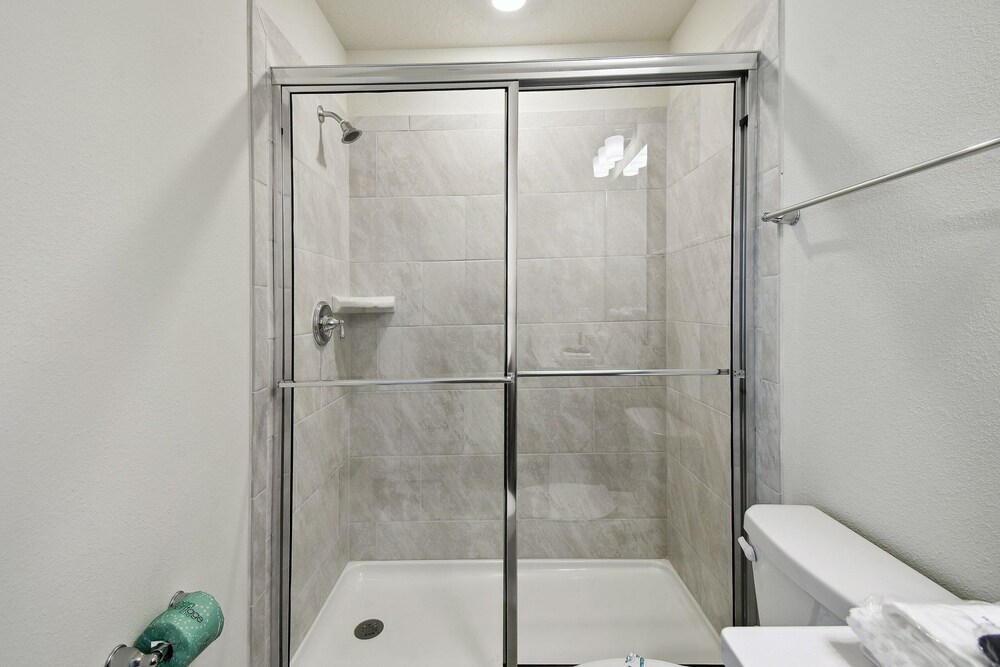 5 BD En-suites, Game Room, Pool, Sleeps 14, Disney