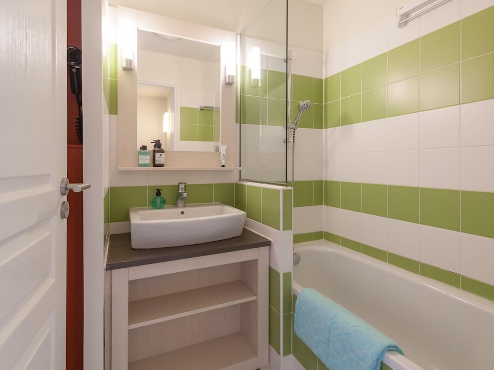 Apartment in Branville With Communal Pool
