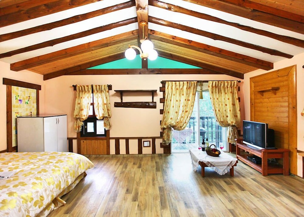 Camp Star Pension