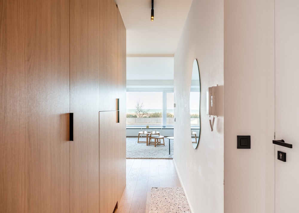 Apartment on Zeedijk With Stunning Sea Views