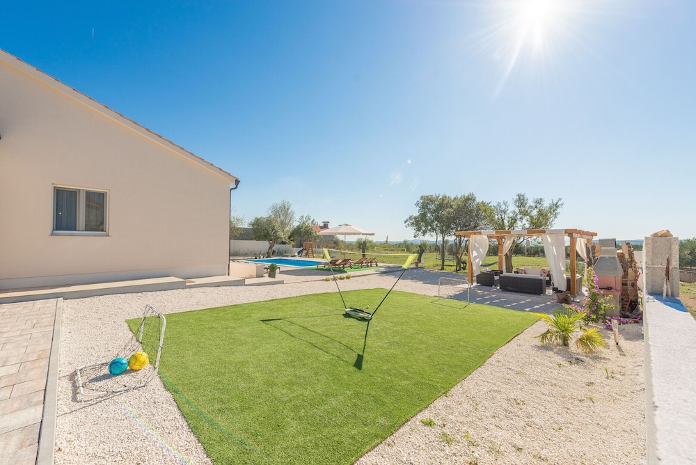 Villa Tara Zadarvillas view 3