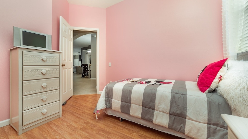 Windsor Palms Resort 4 Bedroom Home with Game Room 4 Home