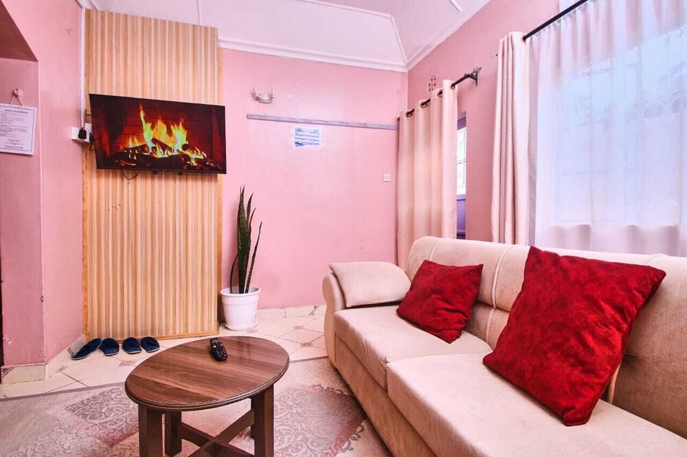 Lux Suites The Pink House Naivasha