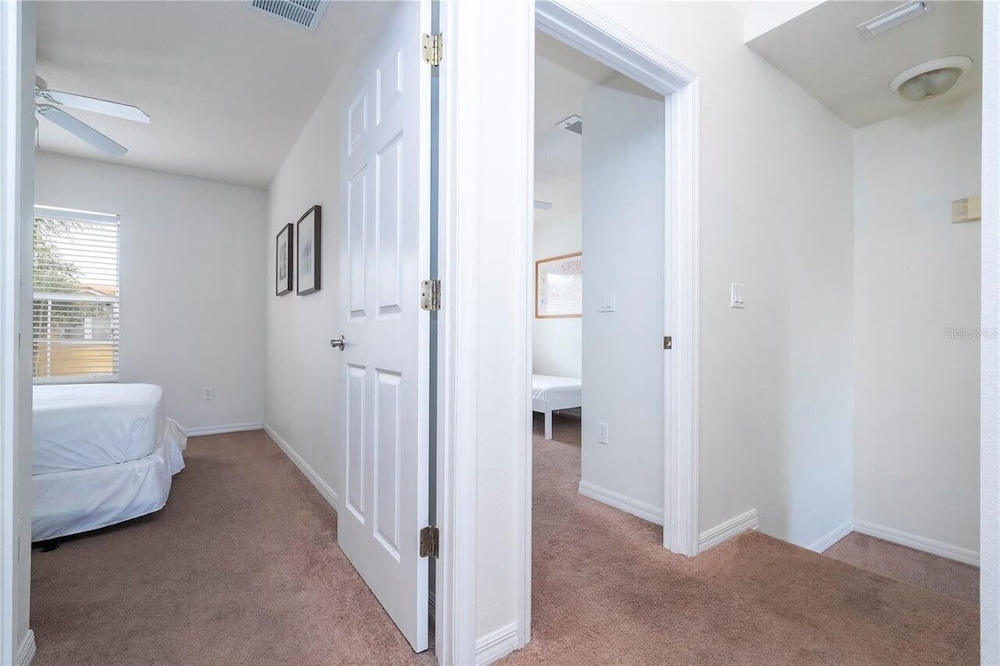 Bright 3B w Pool Close to Disney Encantada 8545