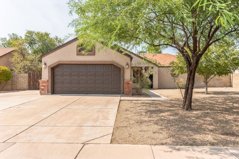 Beautifully Renovated Glendale Retreat 3 Bedroom Home by RedAwning