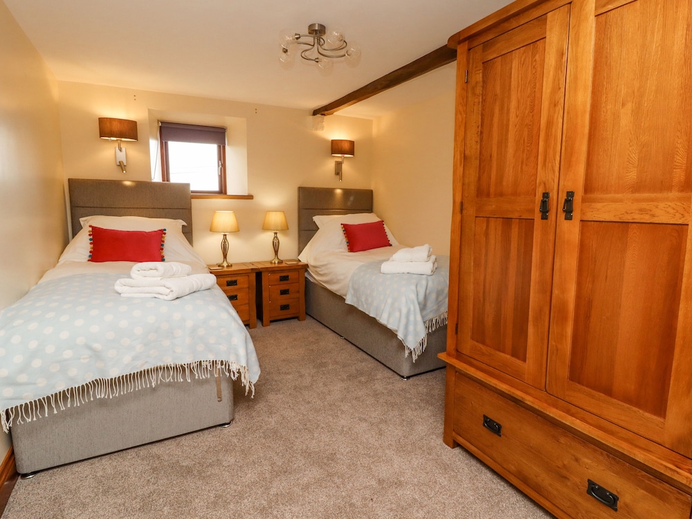 Orcaber Farmhouse
