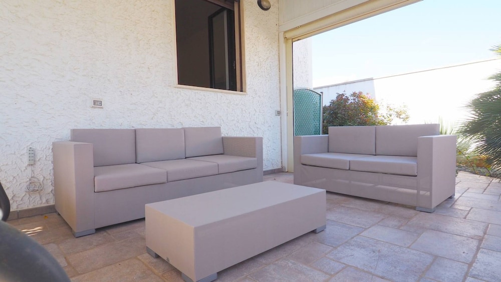 Villa Fede - 3 Bedrooms 2 Bathrooms air Conditioning by the sea