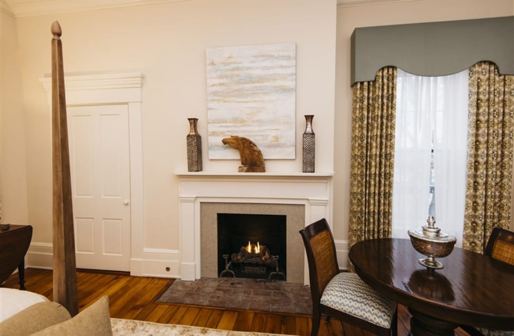 Ashford Acres Inn
