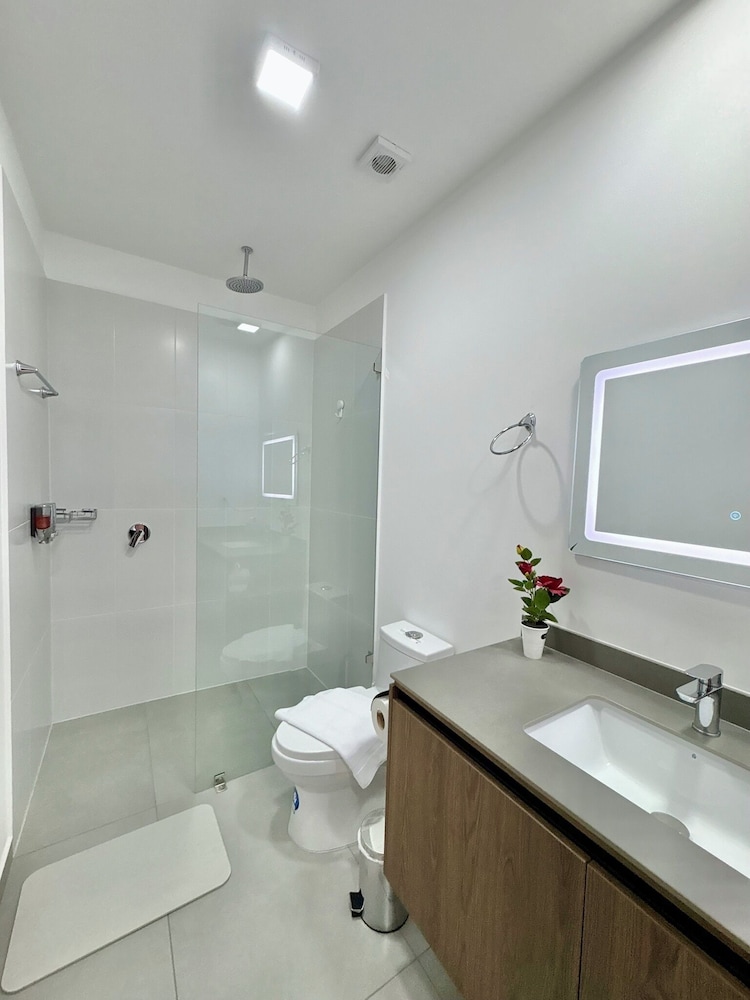 Seis Residences