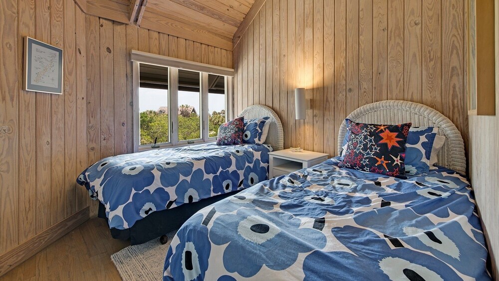 A Retreat To Create Memories For A Lifetime. 5 Bedroom Home by Peace Vacations view 2