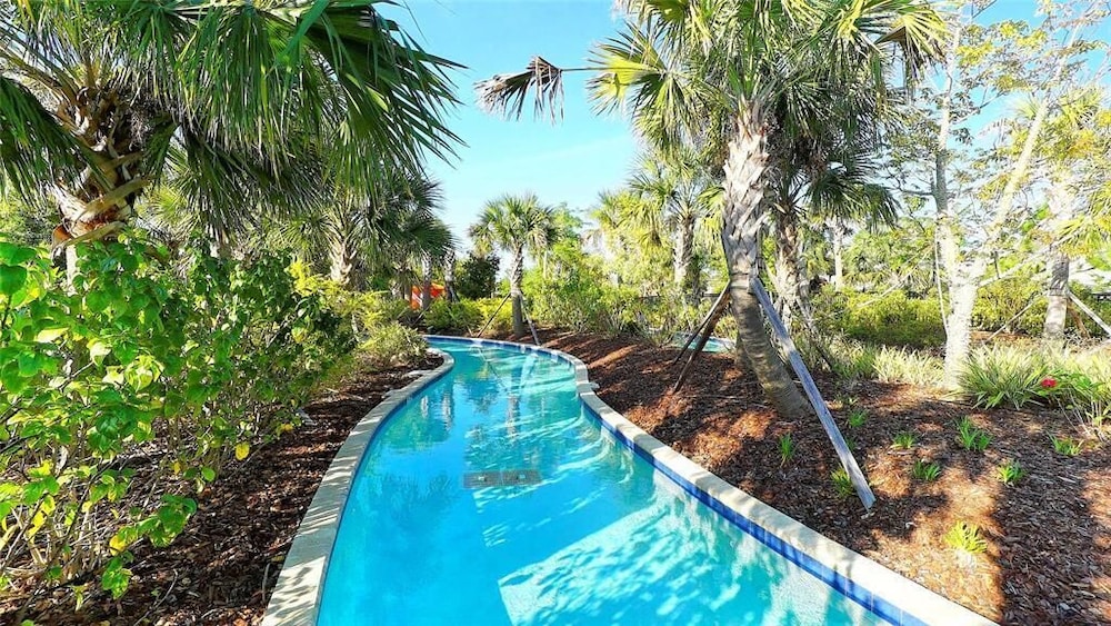 4606 TD - 5BR Townhome Marvel: Private Pool