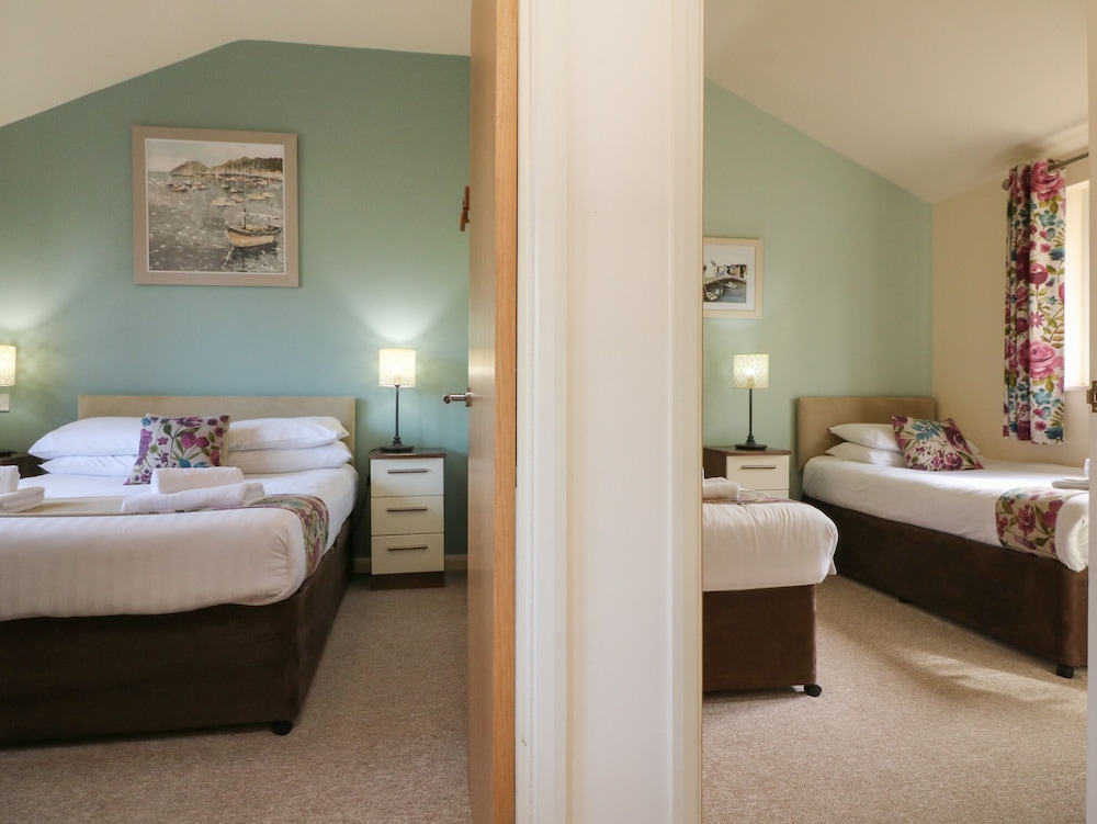 Chalet Log Cabin L3