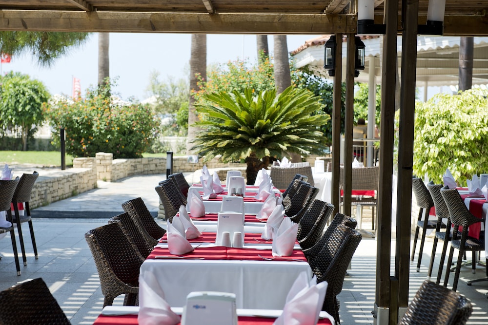 Trendy Side Beach (Adults Only, 16+)