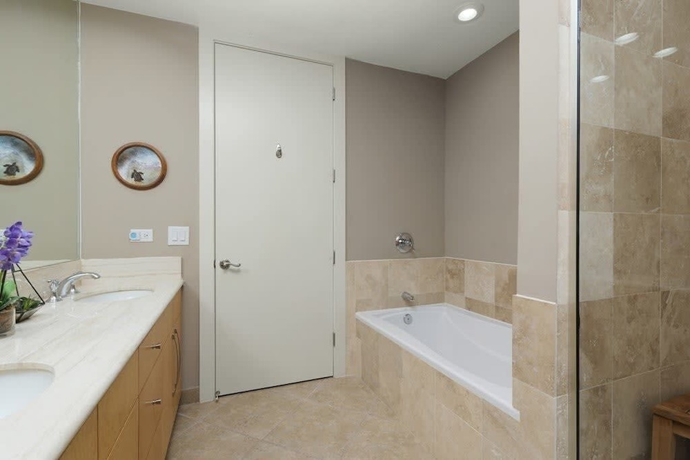 Stunning 17th Floor Spacex Direct Views Luxe 3 Bedroom Apts