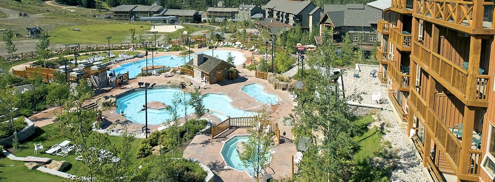 CENTRALLY Located 3-Br Home | TRUE Ski In/Out | FREE access to Pools & Hot Tubs - Image 1