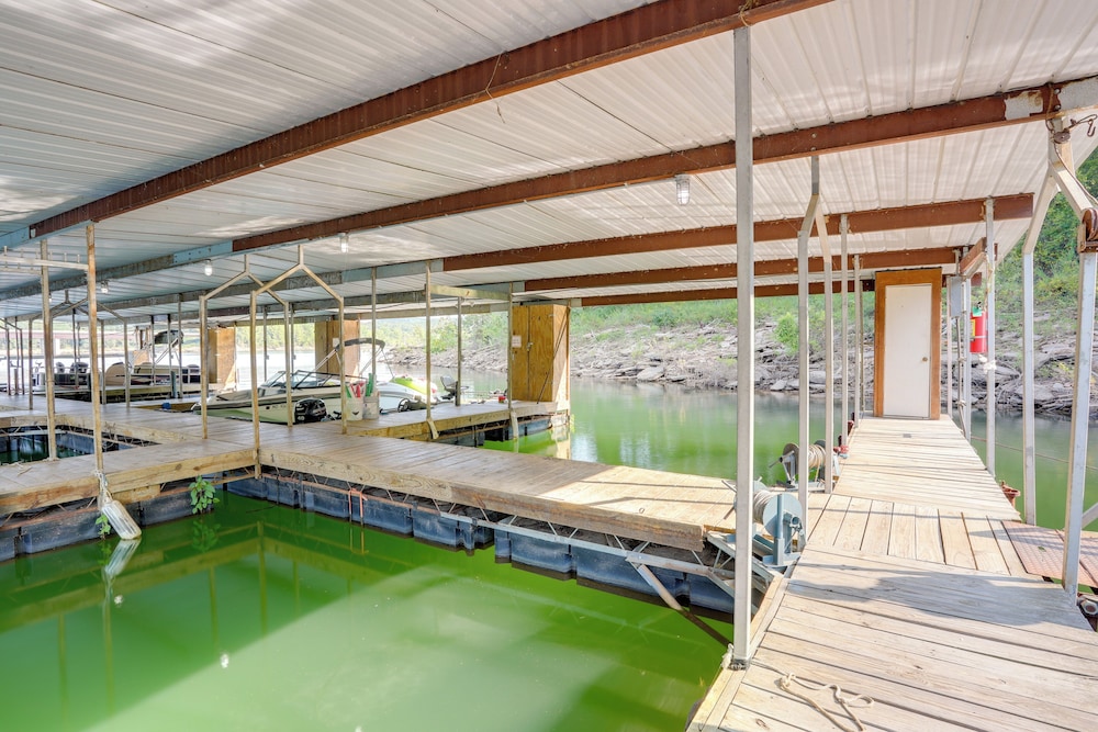 Private Boat Slip: Boater's Haven in Greers Ferry!