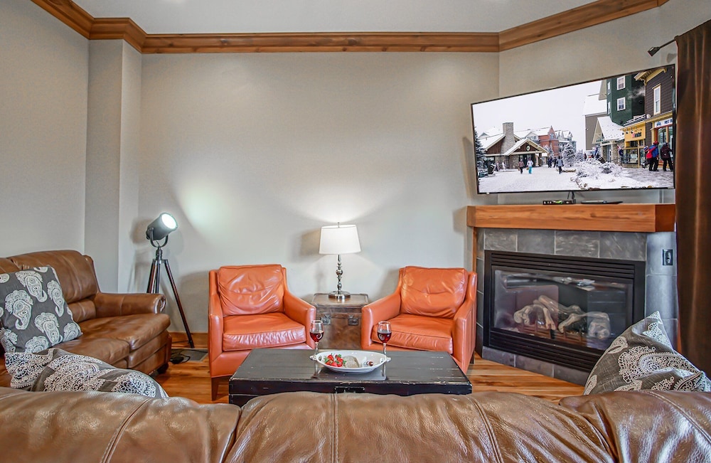 Shays Landing #6: 4 Bedrooms, 4.5 Bath: Pvt Hot Tub, Slope Side