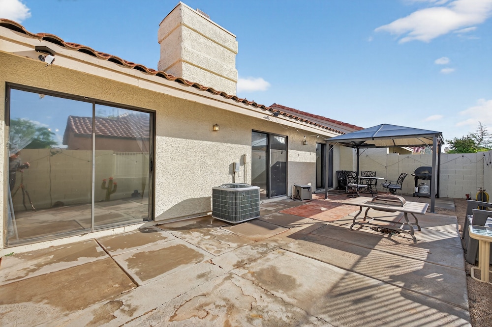 Tempe Oasis With Fire Pit & Bbq Lounge 2 Bedroom Home