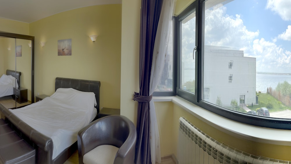 Apart holiday Athena Mamaia view 4