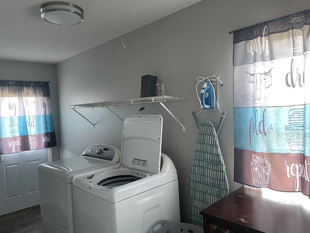 Oak Island 4BR Retreat