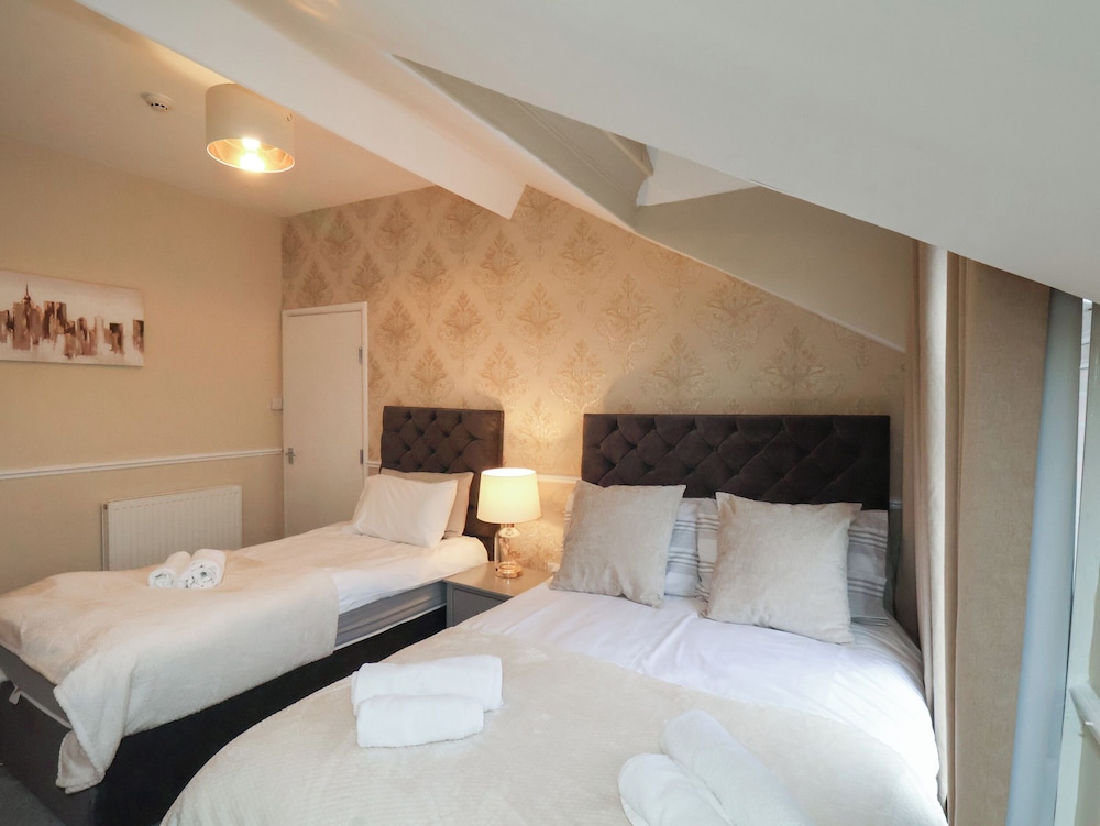 Sail Lodge