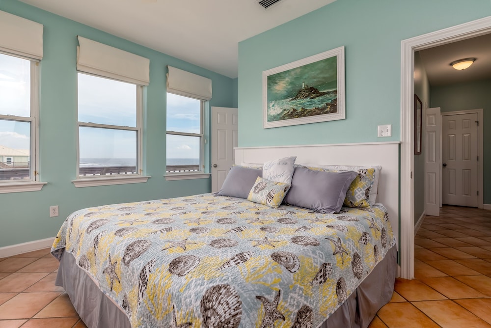 Surfside - 2431 Bienville 4 Bedroom Home by RedAwning