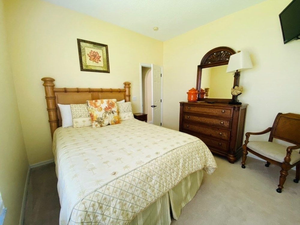 Southern Dunes Golf Views! 5 Bedroom Home by RedAwning