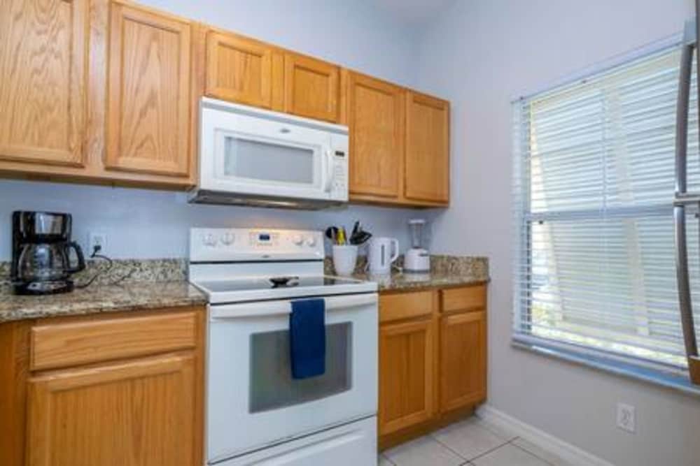 Cozy 3 BR w Private Pool view 5