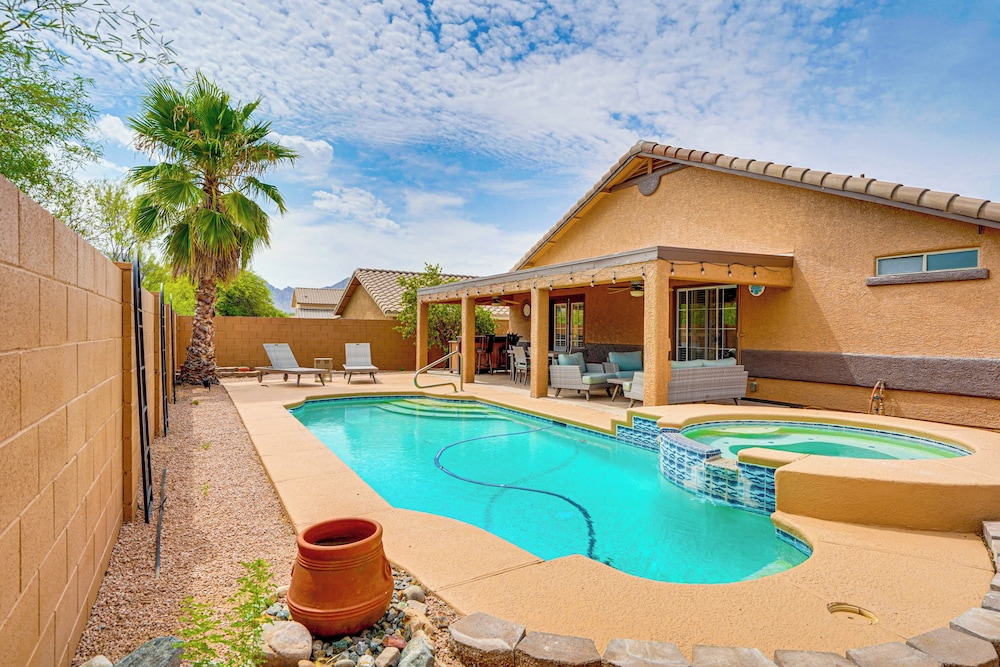 4 Mi to Catalina State Park: Mountain-view Home