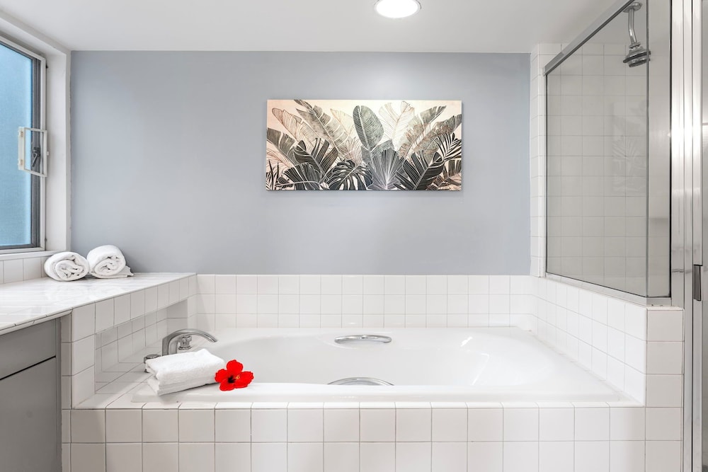 Beautiful Mountain View - Concierge Included - Spacious! - Vrkcv