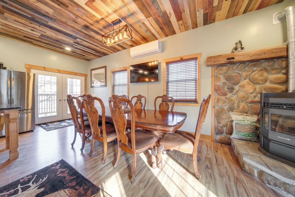 Home w/ River View & Game Room in Tidioute!