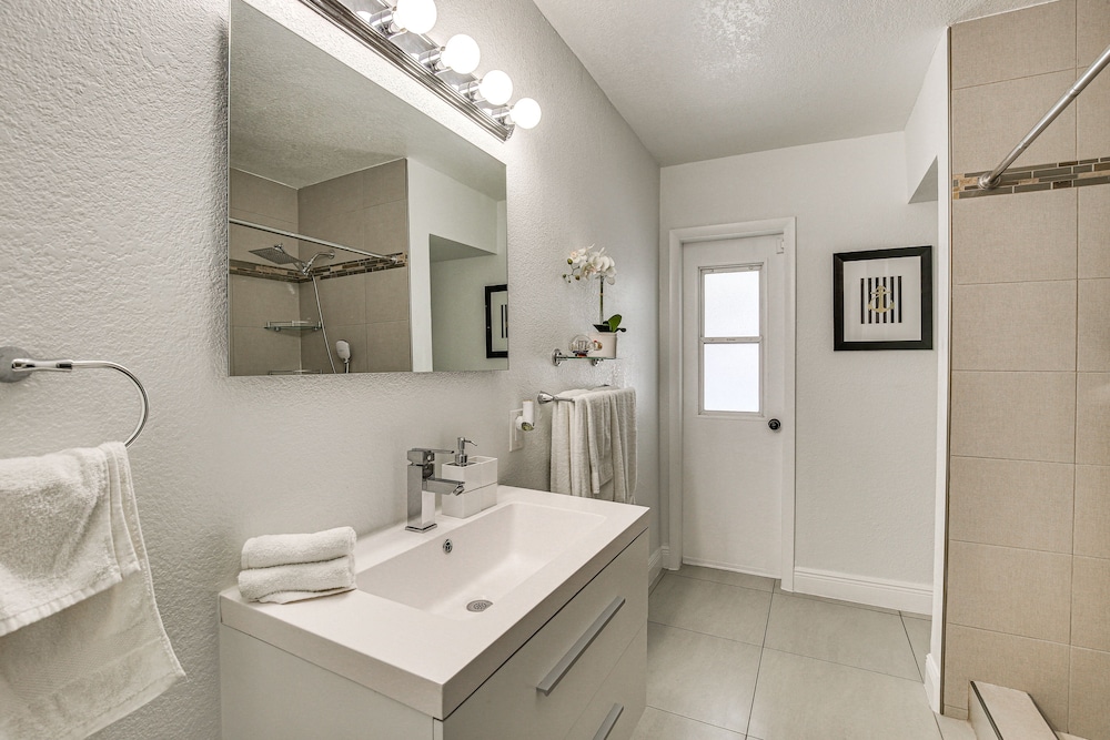 Fort Lauderdale Vacations - Sun-soaked Lauderdale Lakes Home w/ Private Pool! - Property Image 3