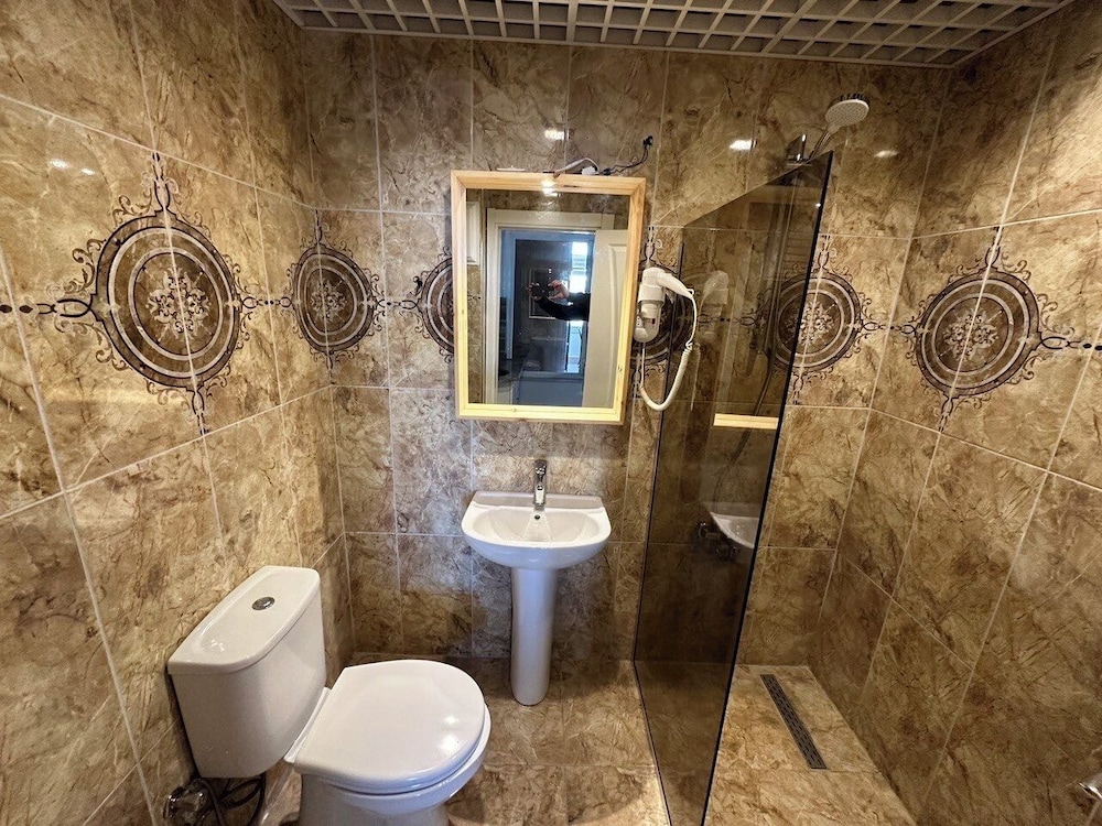 Deer Hotel & Hostel
