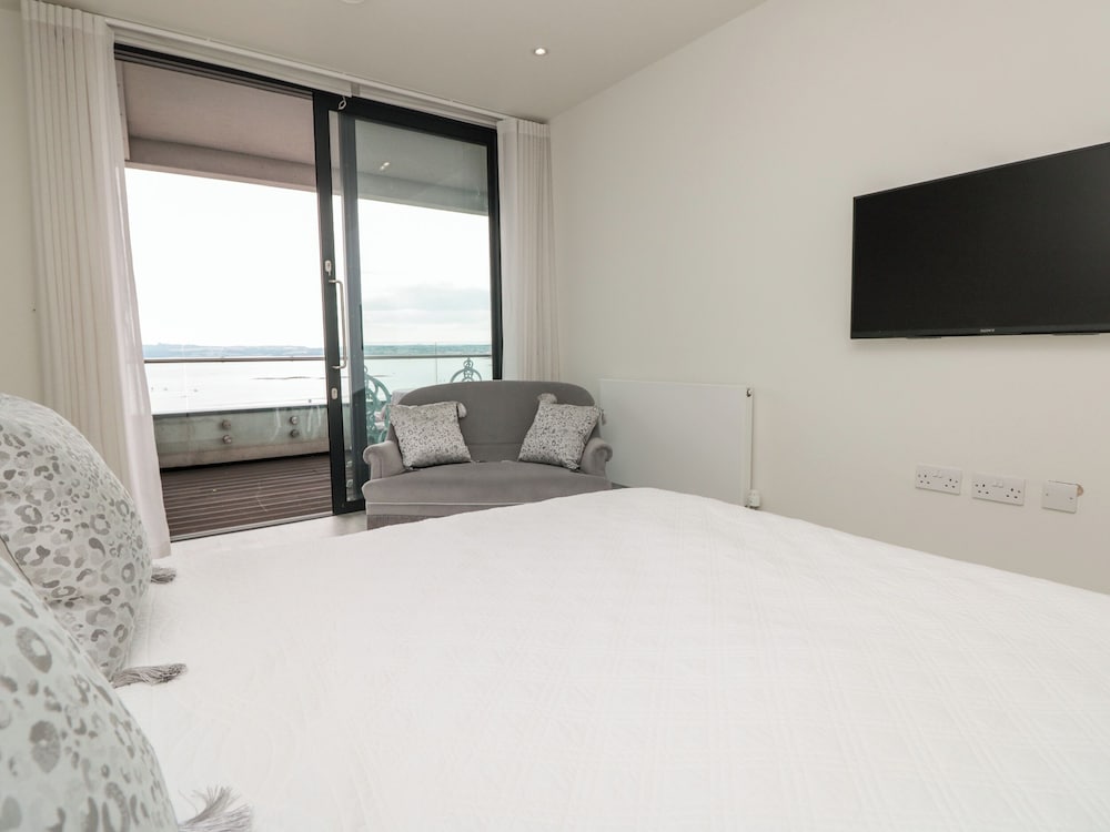 Apartment 20 Summer Place