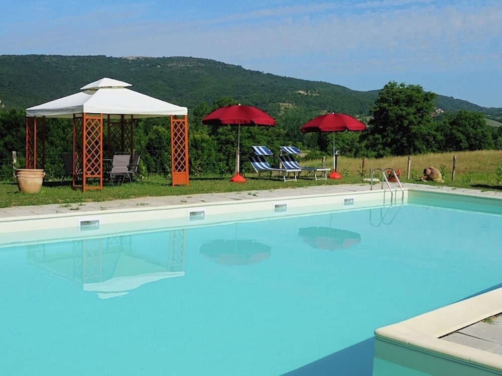 Farmhouse Near Lake Trasimeno With Pool photo 5