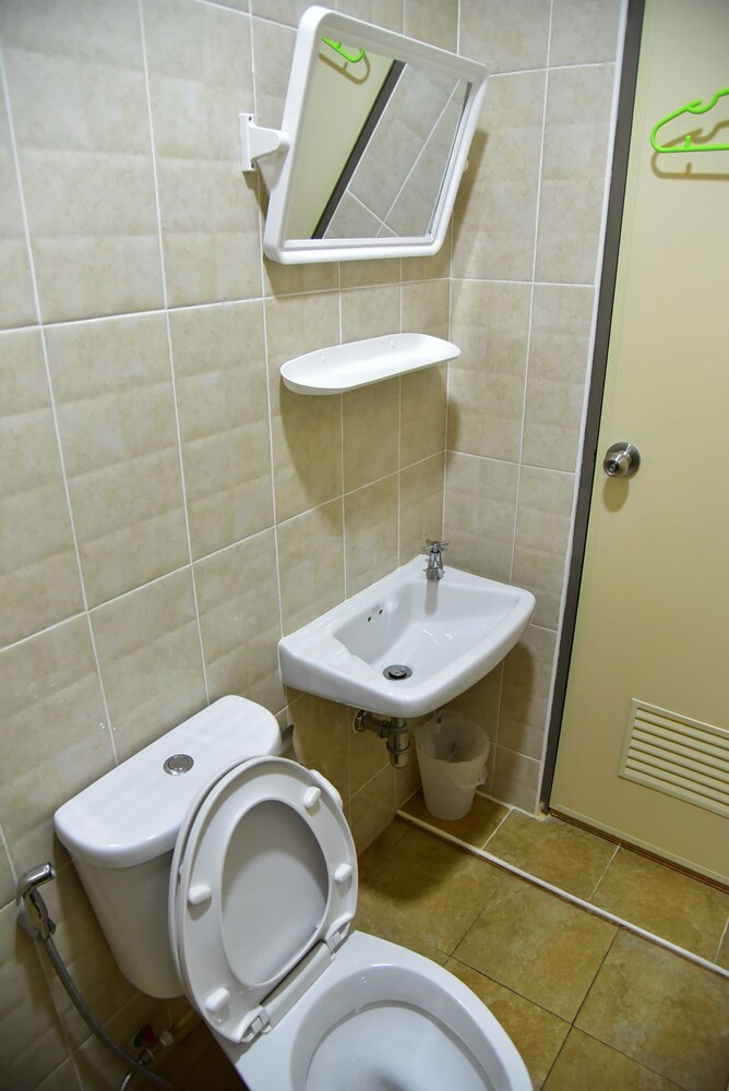 Inn Trog And Inn Soi - Hostel - Adults Only