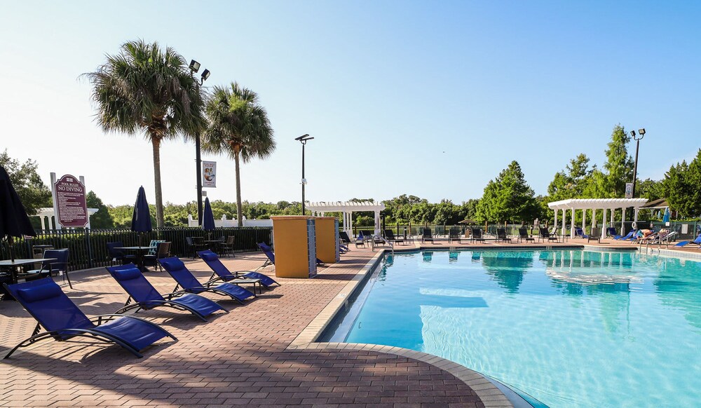 Amazing Family Townhouse Minutes From the Parks