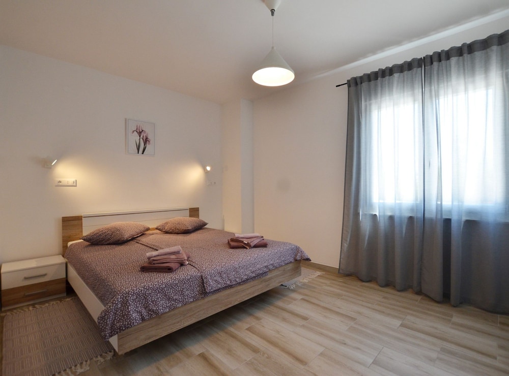 Lush and Sweet Escape Apartments