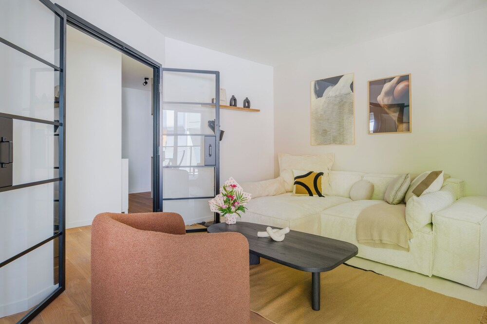 Paris West Elegant residence