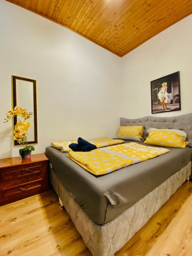 Affordable 3BR Apartment Top Location