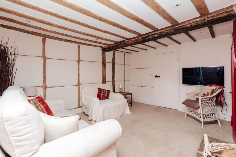 Hunts Cottage - Pet Friendly - From 200 Per Night