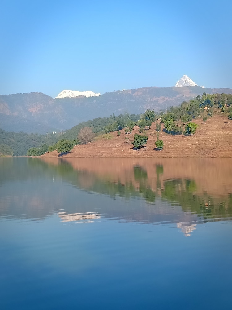 Begnas Lake front guest house
