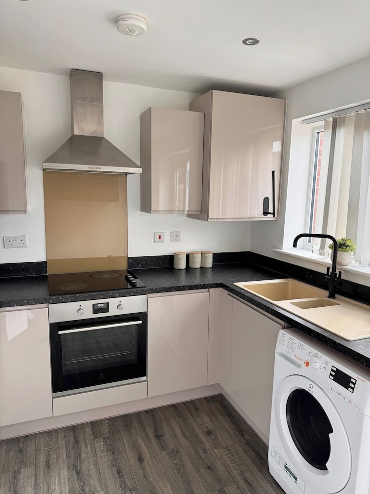 Coventry Chic City House - 3 Beds