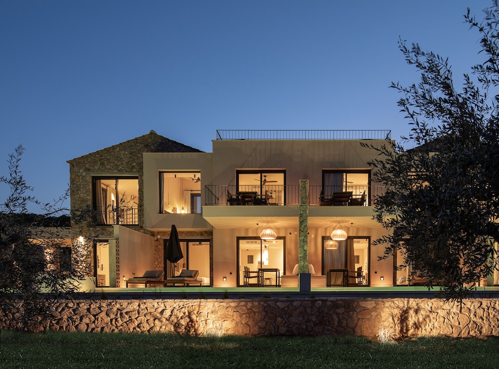 Olivera Suites Sarti