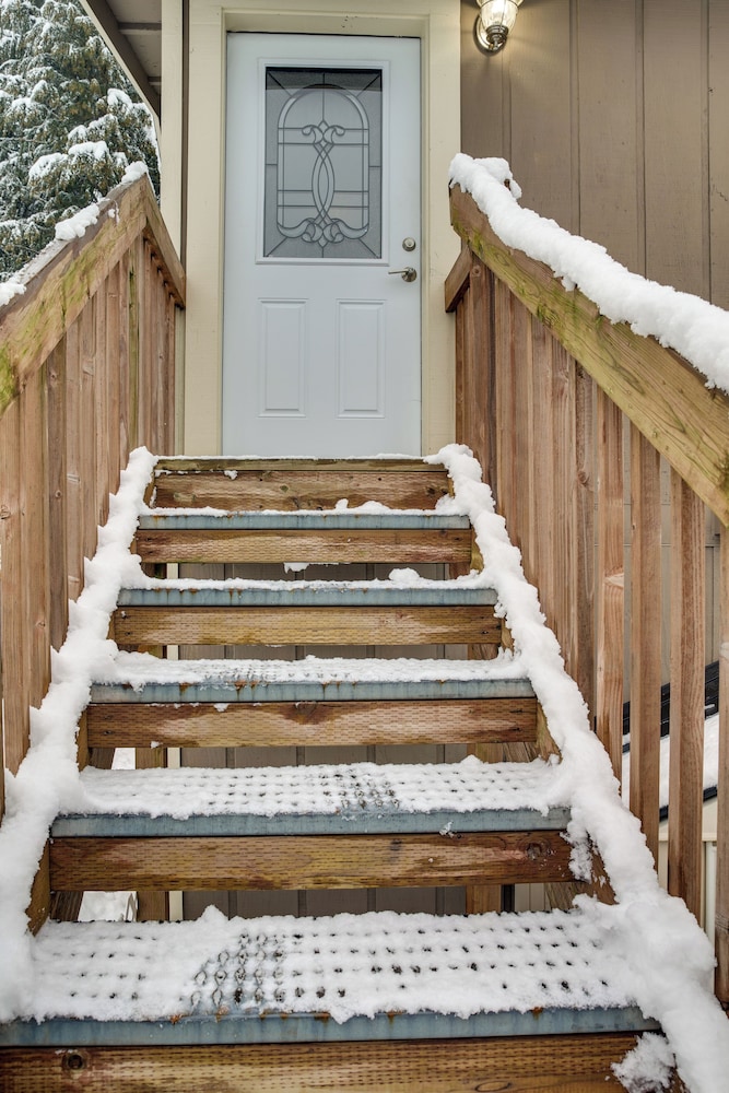 Juneau Vacations - Juneau Apartment - Minutes to Mendenhall Glacier - Property Image 10